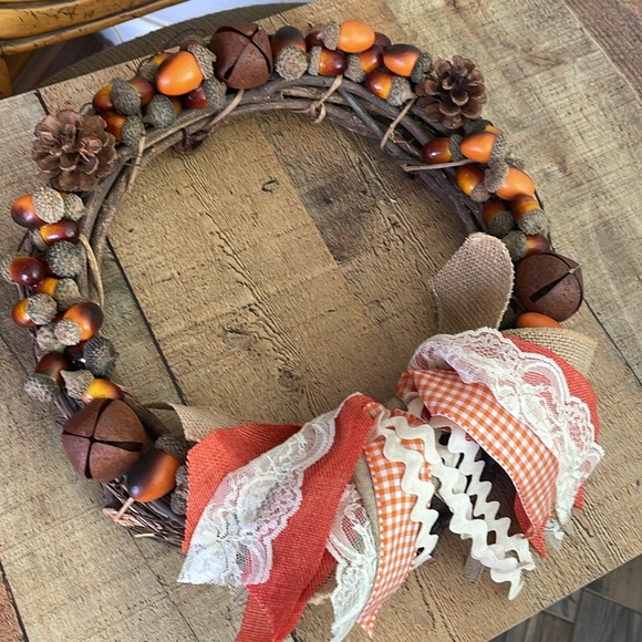 Handmade Fall Acorn Wreath ๐งก - Picture 4 of 9